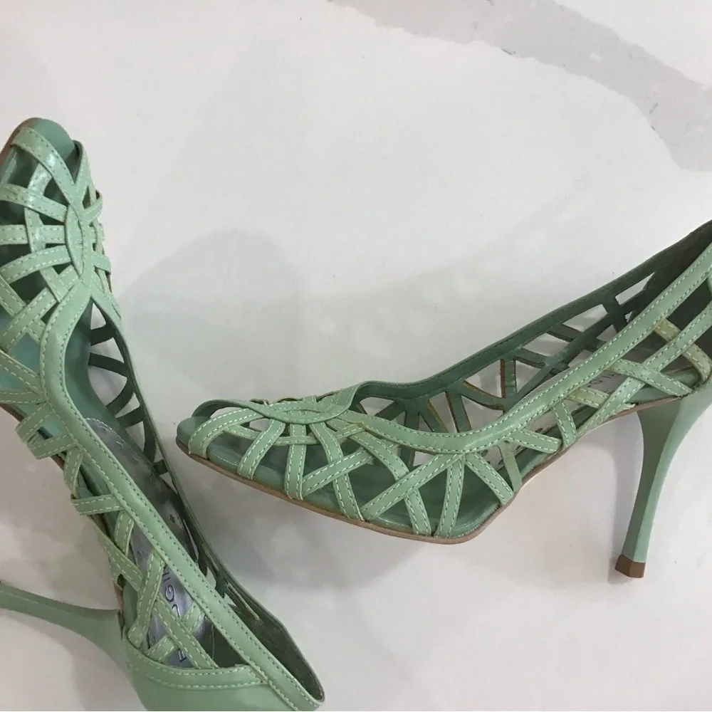 BCBGirls Green Lattice Peep Toe sz. 5.5 - Picture 7 of 7